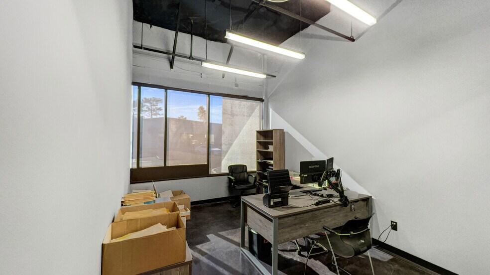 More Photos Of 5 Longevity Dr, Henderson Research And Development For Sale