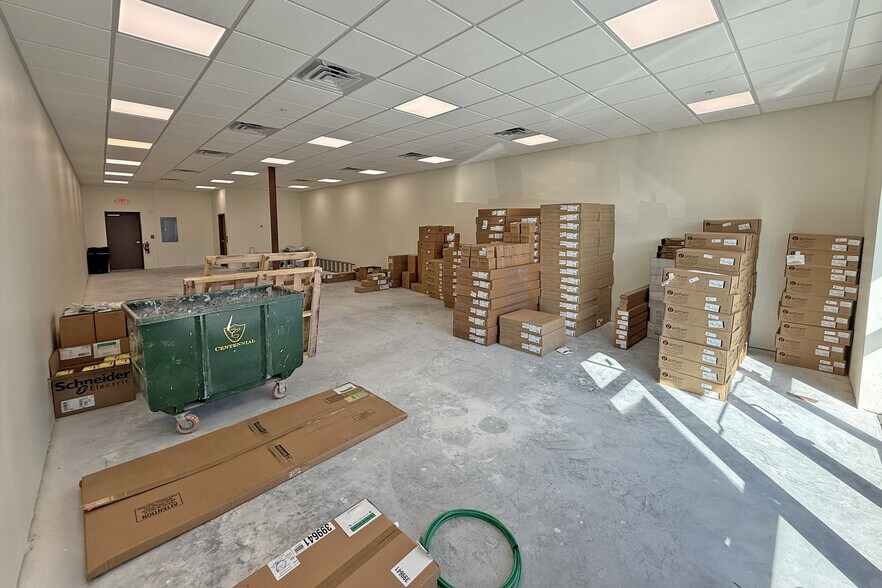 More Photos Of 315 S Courtenay Pky, Merritt Island Storefront Retail Office For Lease