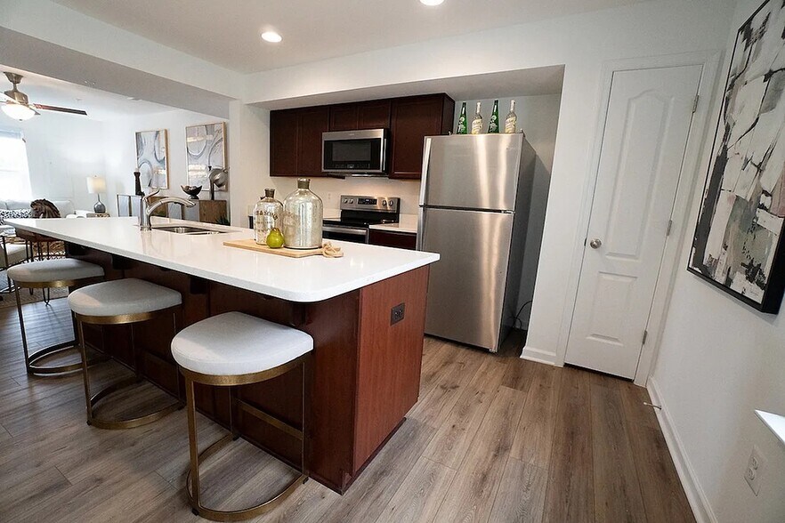 More Photos Of Peleton St., Hagerstown Apartments For Sale