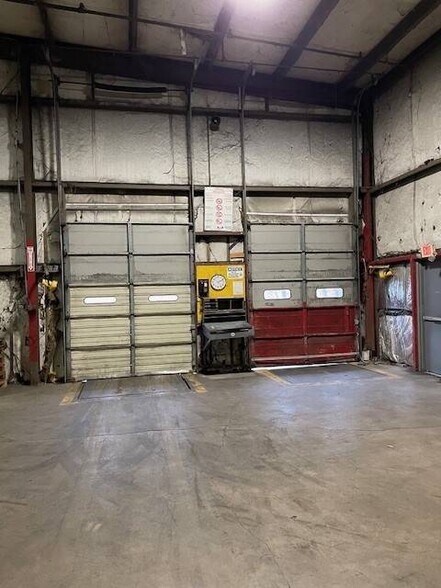 More Photos Of 6550 W Ridge Rd, Erie Warehouse For Lease