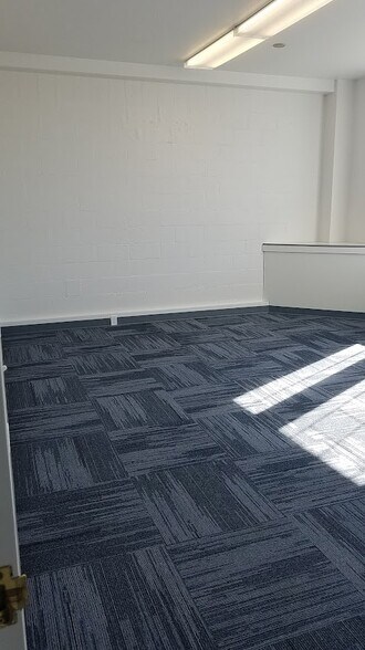 More Photos Of 1674 W Hill Rd, Boise Loft Creative Space For Lease