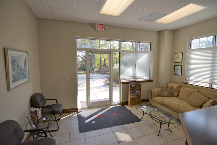 More Photos Of 5560 Kirkwood Hwy, Wilmington Office For Sale