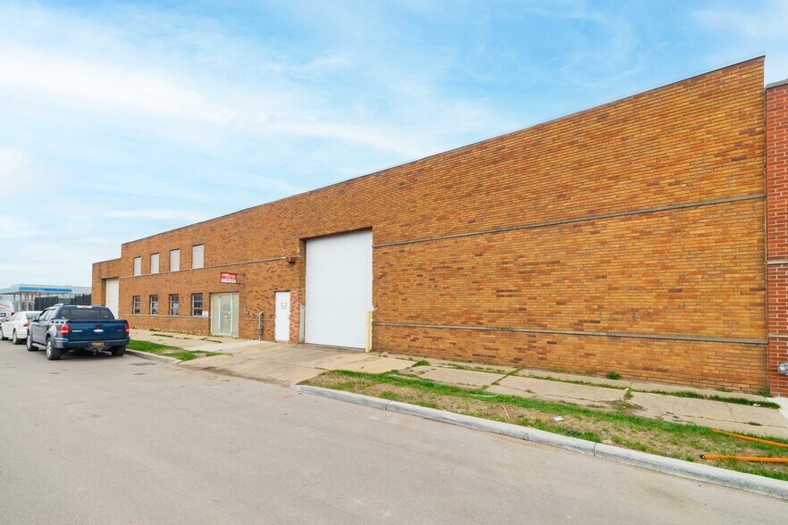 More Photos Of 6773 E Davison St, Detroit Industrial For Sale