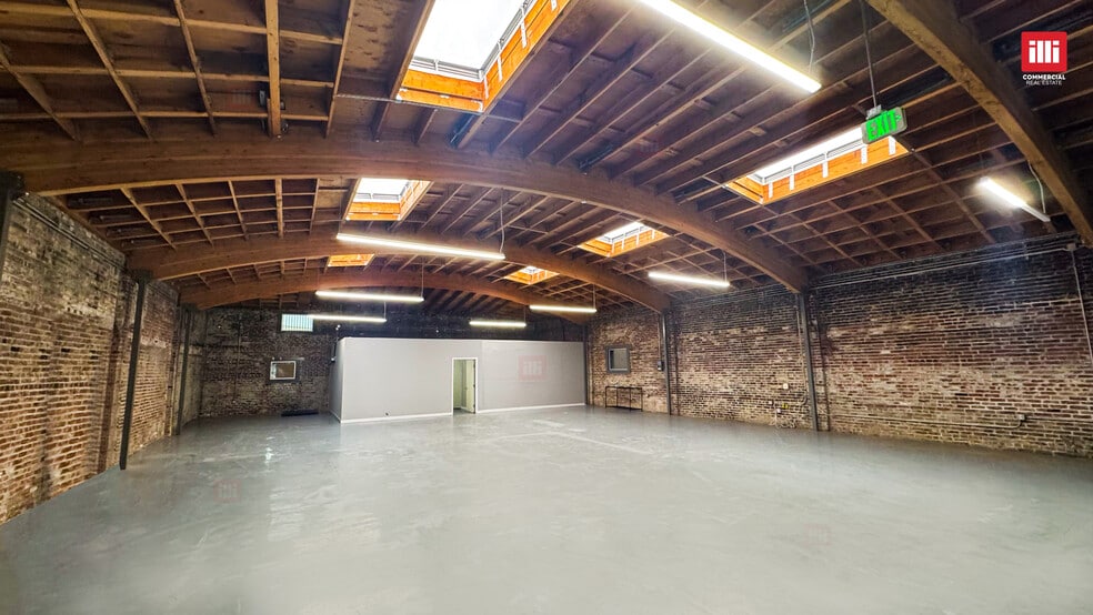 More Photos Of 1361 Newton St, Los Angeles Warehouse For Sale