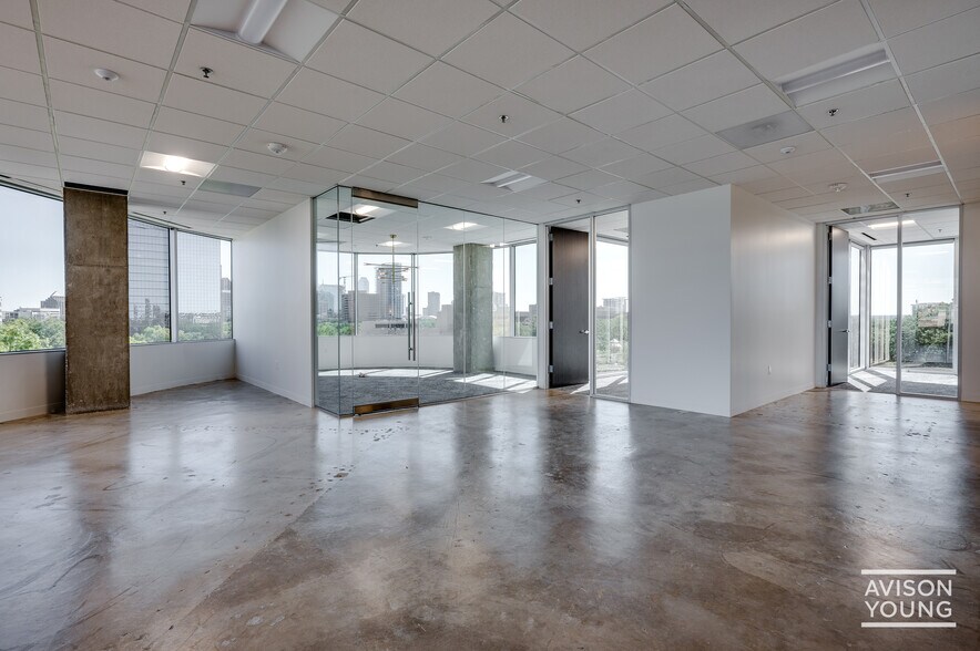 More Photos Of 3800 Maple Ave, Dallas Office For Lease