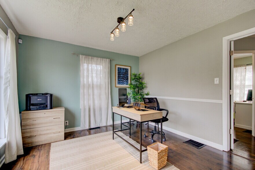 More Photos Of 4451 Old Allisonville Rd, Indianapolis Office For Sale