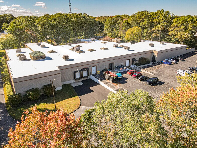 More Photos Of 14 Blackstone Valley Pl, Lincoln Manufacturing For Lease