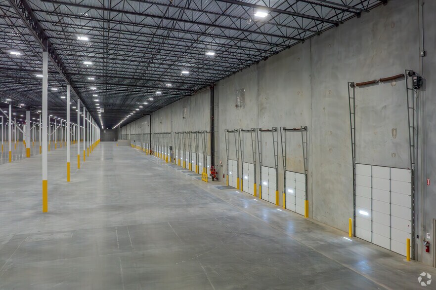 More Photos Of 200 Central Blvd, Myerstown Warehouse For Lease