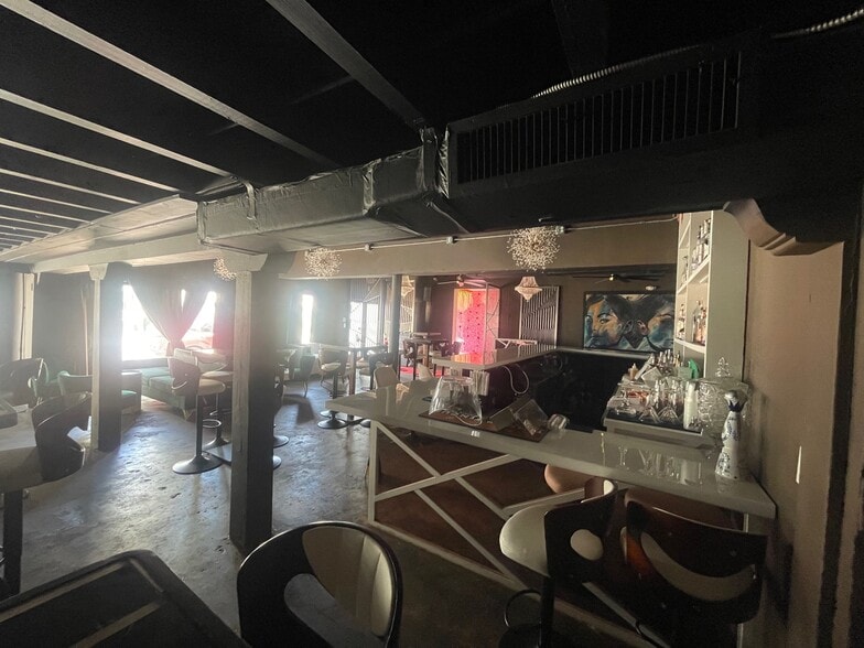 More Photos Of 1517 E Las Olas Blvd, Fort Lauderdale Bar For Lease