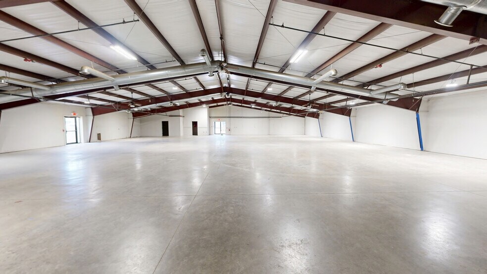 More Photos Of 1604 W Acorn Dr, Rogers Industrial For Lease