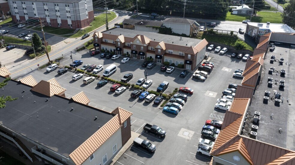 More Photos Of 511 Burroughs St, Morgantown Apartments For Lease