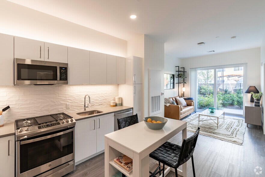 More Photos Of 85 Boston St, Everett Apartments For Lease