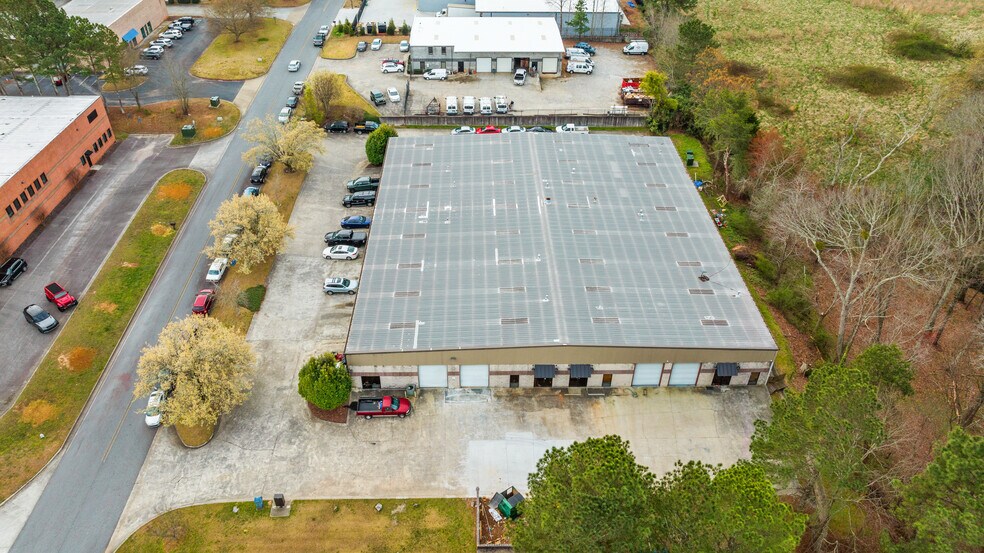 More Photos Of 1150 Alpha Dr, Alpharetta Distribution For Lease