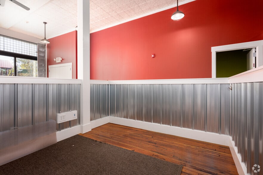 More Photos Of 705 N Main St, Winston-Salem Storefront Retail Office For Sale