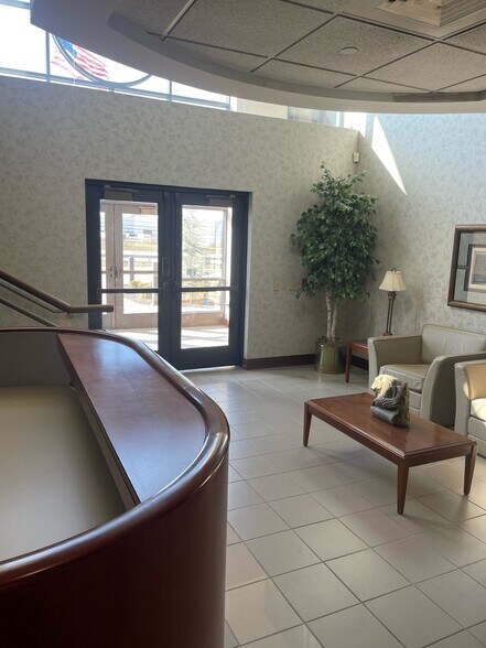 More Photos Of 14601 Hwy 41 N, Evansville Office For Lease