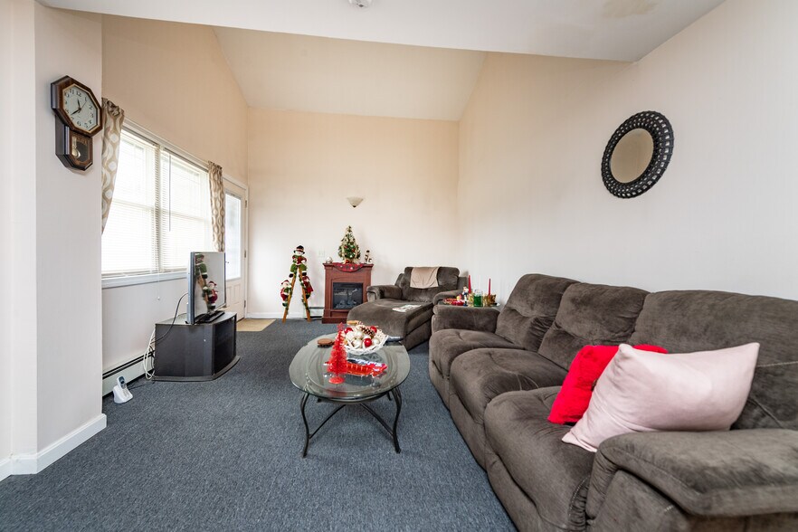 More Photos Of 50 Murray St, Coventry Apartments For Sale