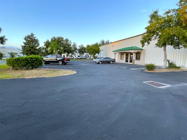 More Photos Of 1811 Greenleaf Ln, Leesburg Warehouse For Lease