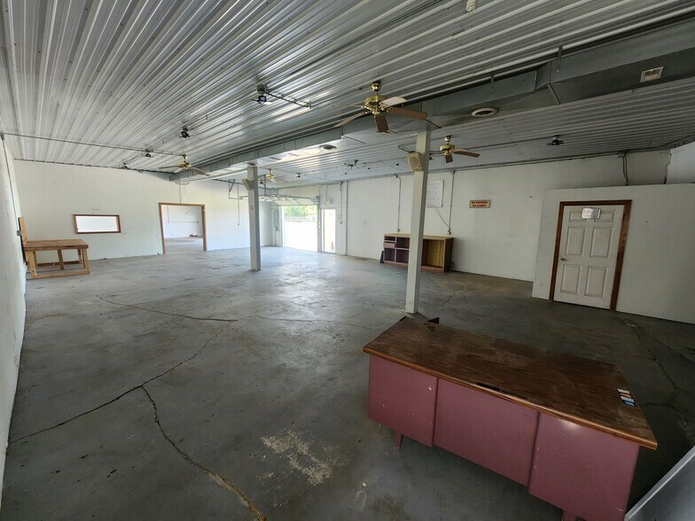 More Photos Of 1230 Jackson St, Columbus Warehouse For Lease