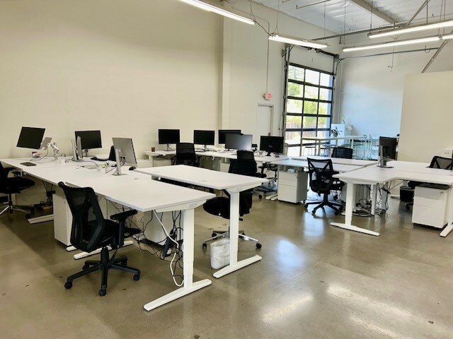 More Photos Of 110 Pioneer Way, Mountain View Research And Development For Lease