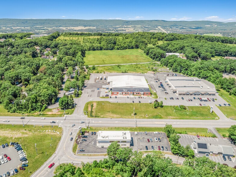 More Photos Of 631 Airport Rd, Hazle Township Office For Lease