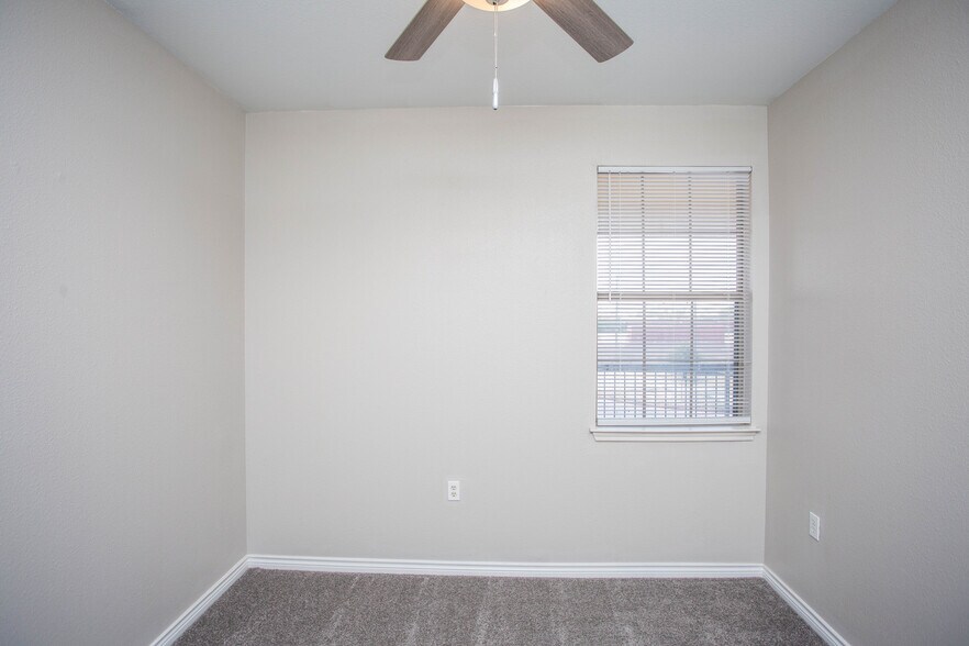 More Photos Of 2627 Oak Dr, Lubbock Apartments For Sale