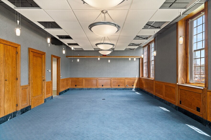 More Photos Of 380 N Main St, Mansfield Office Residential For Sale