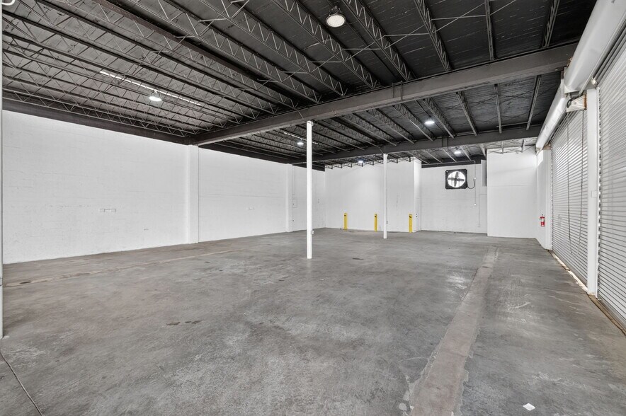 More Photos Of 4029 NW 25th St, Miami Warehouse For Lease