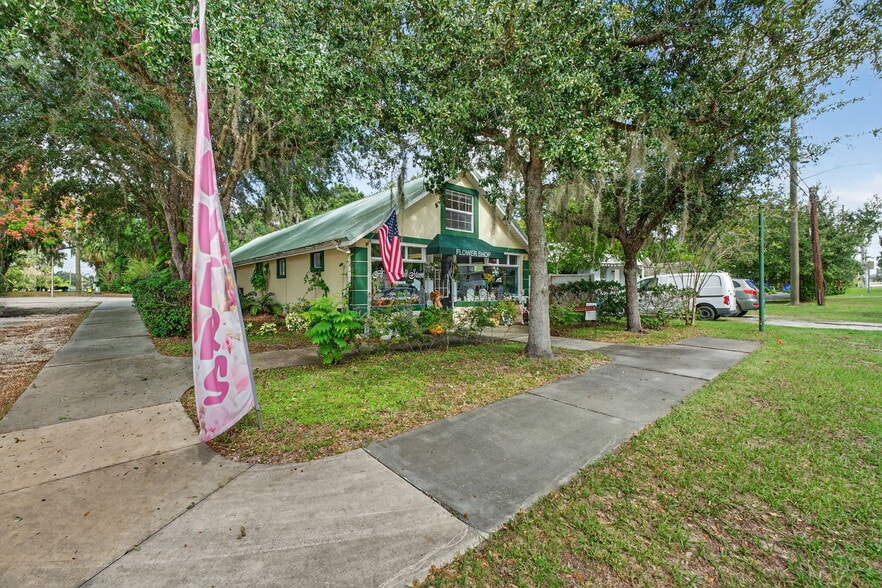 More Photos Of 237 E Plymouth Ave, Deland Freestanding For Sale
