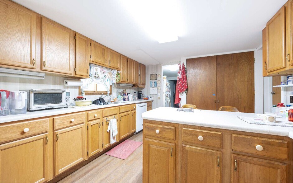 More Photos Of 11973 SE County Road 132, Jasper Office Residential For Sale