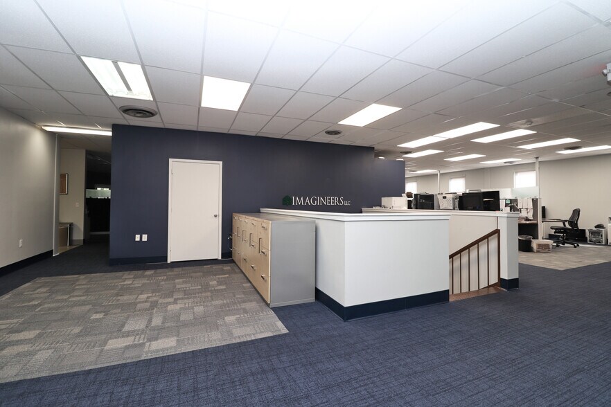 More Photos Of 631-635 Farmington Ave, Hartford Office For Sale
