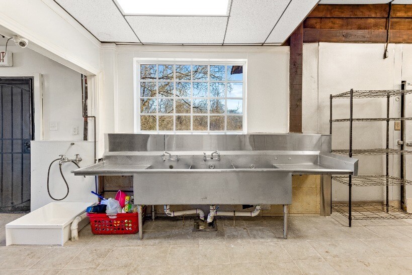 More Photos Of 4840 Strauss Ave, Indian Head Restaurant For Lease