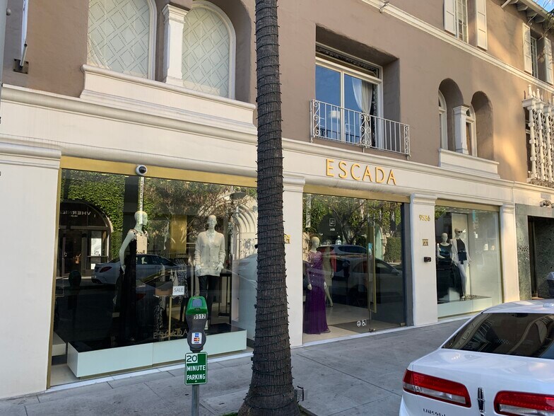 Primary Photo Of 9528-9546 Brighton Way, Beverly Hills Storefront Retail Office For Lease