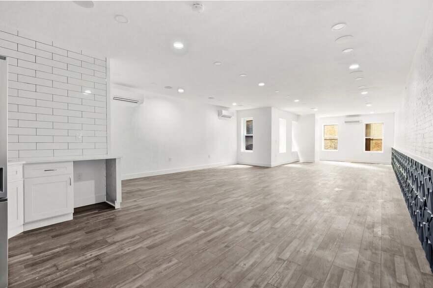 More Photos Of 61 Fourth Ave, New York Loft Creative Space For Lease