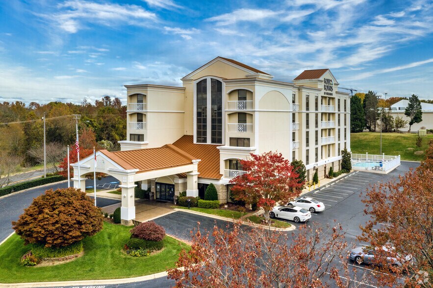 Primary Photo Of 9705 Leitner Dr, Pineville Hotel For Sale