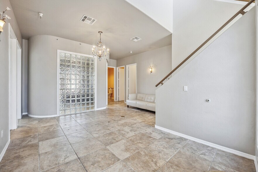 More Photos Of 3002 N 67th Pl, Scottsdale Office For Sale