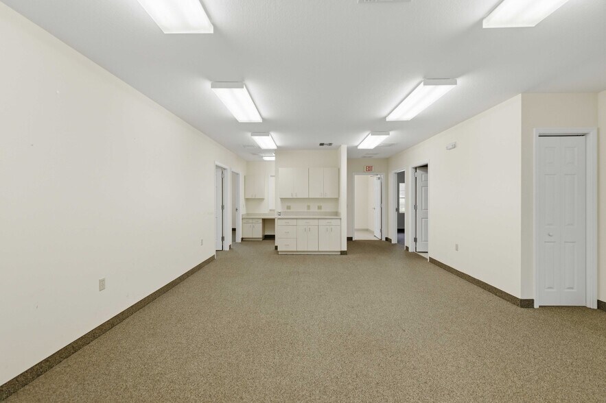 More Photos Of 4378 NE 35th St, Ocala Warehouse For Lease