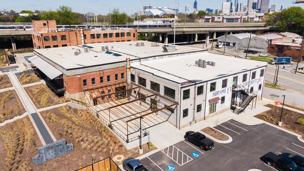 More Photos Of 565 Northside Dr, Atlanta Office For Lease