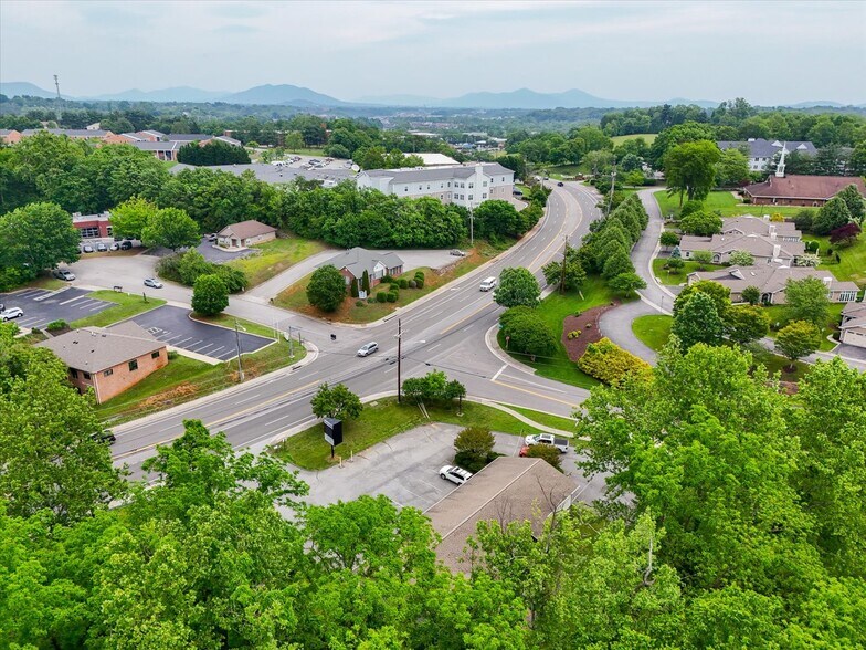 More Photos Of 4002 Brandon Ave SW, Roanoke General Retail For Sale