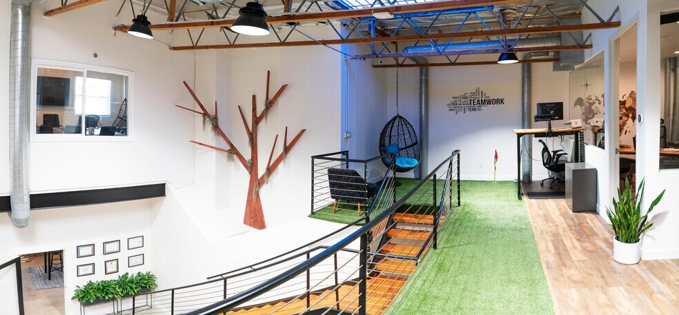 More Photos Of 8950-8956 Ellis Ave, Los Angeles Showroom For Lease