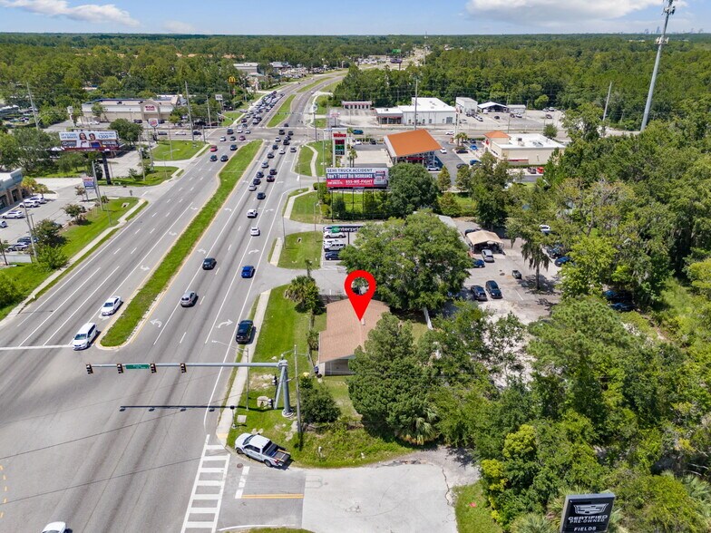 More Photos Of 7957 Blanding Blvd, Jacksonville Office Residential For Lease