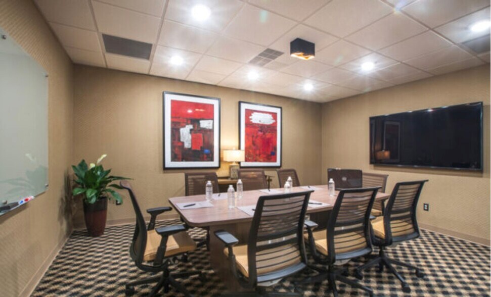 More Photos Of 10201 W Markham St, Little Rock Coworking Space