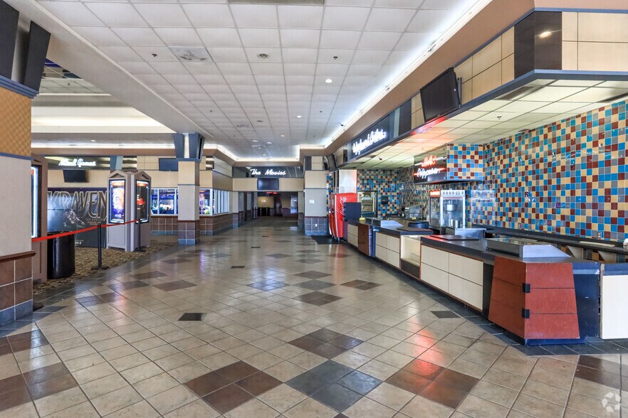 More Photos Of 2111 E University Dr, Auburn General Retail For Sale