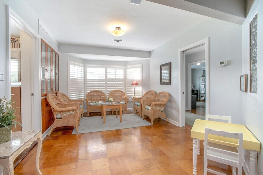 More Photos Of 1025 W New York Ave, Deland Coworking Space