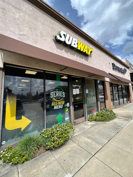 Primary Photo Of 115-127 W Foothill Blvd, Monrovia Unknown For Lease