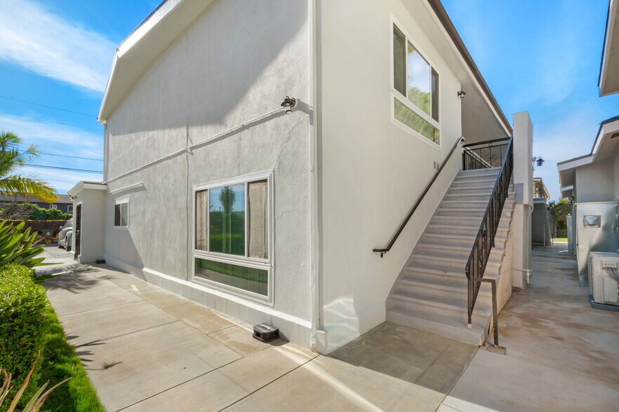 More Photos Of 12571 Kensington Ln, Garden Grove Apartments For Sale
