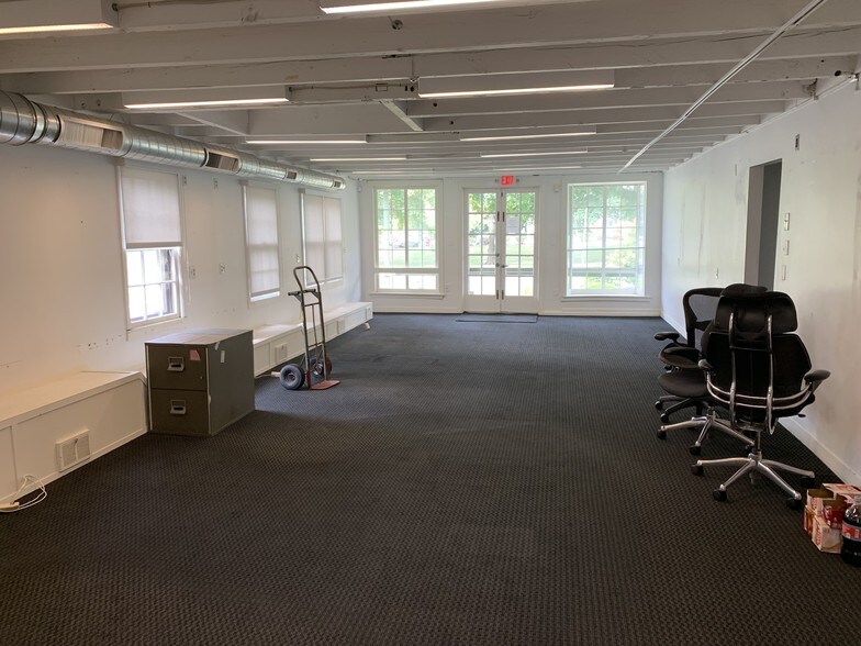 More Photos Of 864 Mapleton Rd, Princeton Office For Sale
