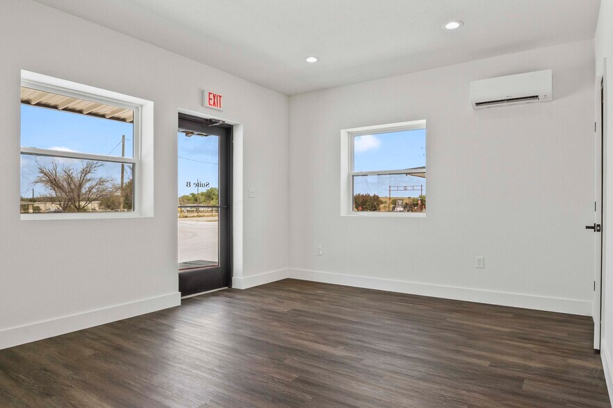 More Photos Of 2036 Seaborn Road Building 3 Suite A, Ponder Warehouse For Lease