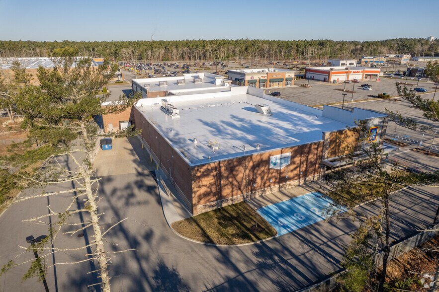 More Photos Of 2419 Cranberry Hwy, Wareham Unknown For Lease