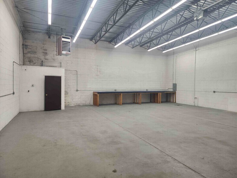 More Photos Of 1175 W 500 N, Centerville Showroom For Lease