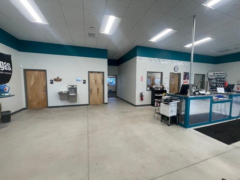 More Photos Of 925 N Fancher Rd, Spokane Valley Industrial For Lease